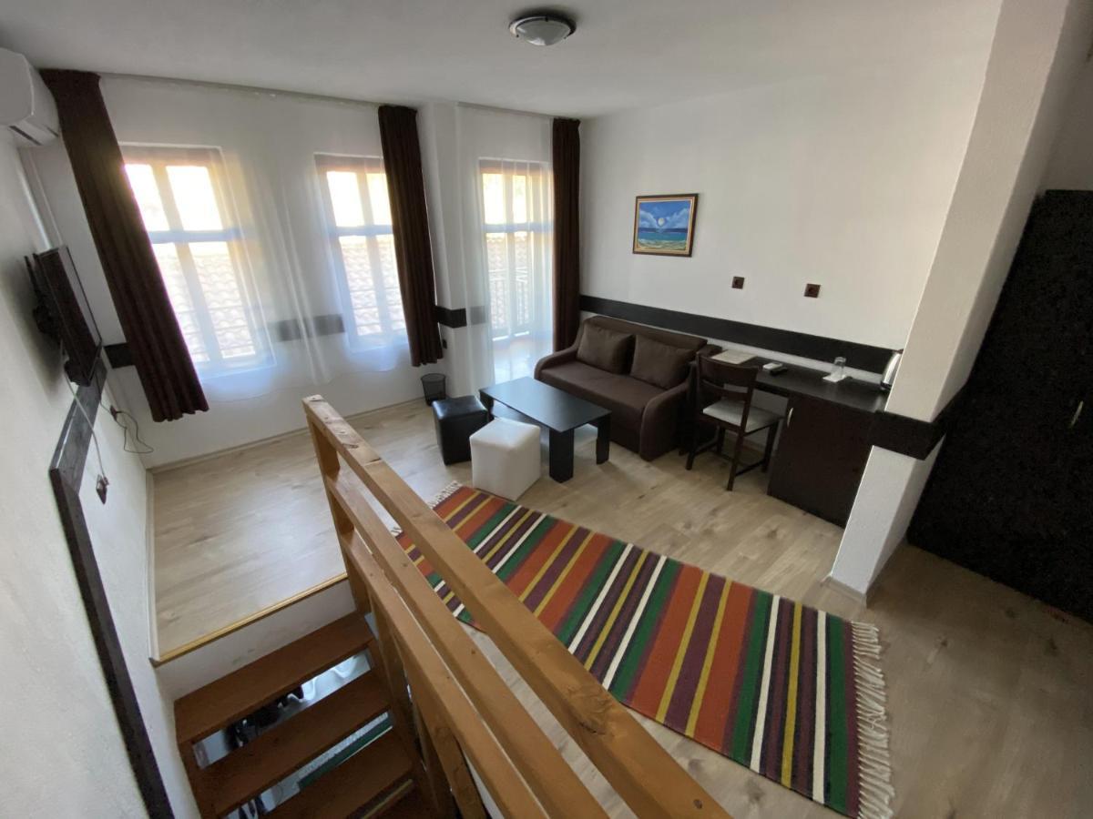 Апартхотел "Старият Град" В Етнографски Комплекс Zlatograd Ngoại thất bức ảnh
